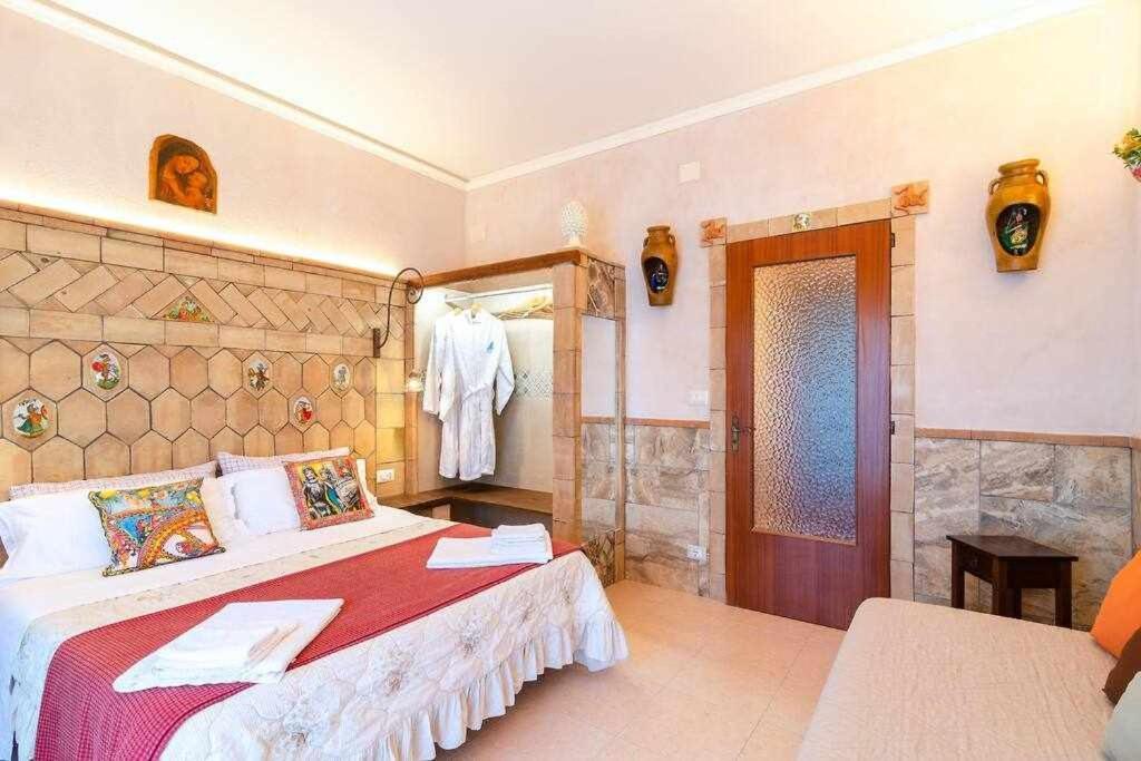 Casa Della Giara Parcheggio Supermercato A 200M Giarre Kültér fotó