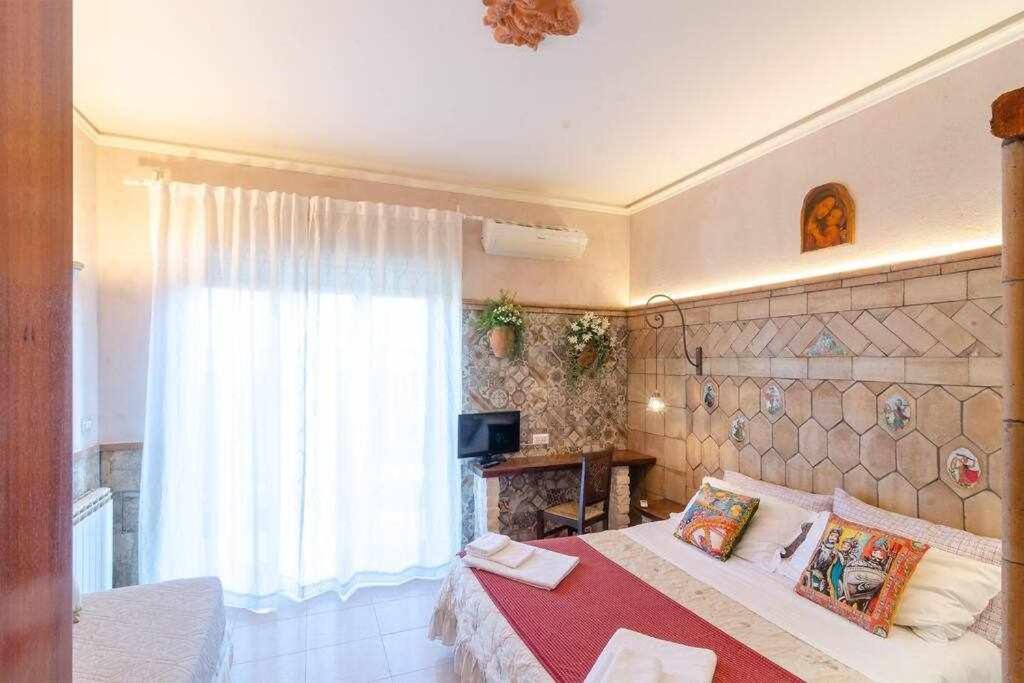 Casa Della Giara Parcheggio Supermercato A 200M Giarre Kültér fotó